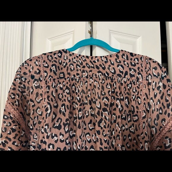 Pink/Navy leopard print blouson top - Picture 5 of 5